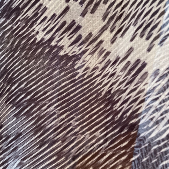 ♠️ Cache Cold Shoulder Top - Picture 5 of 5